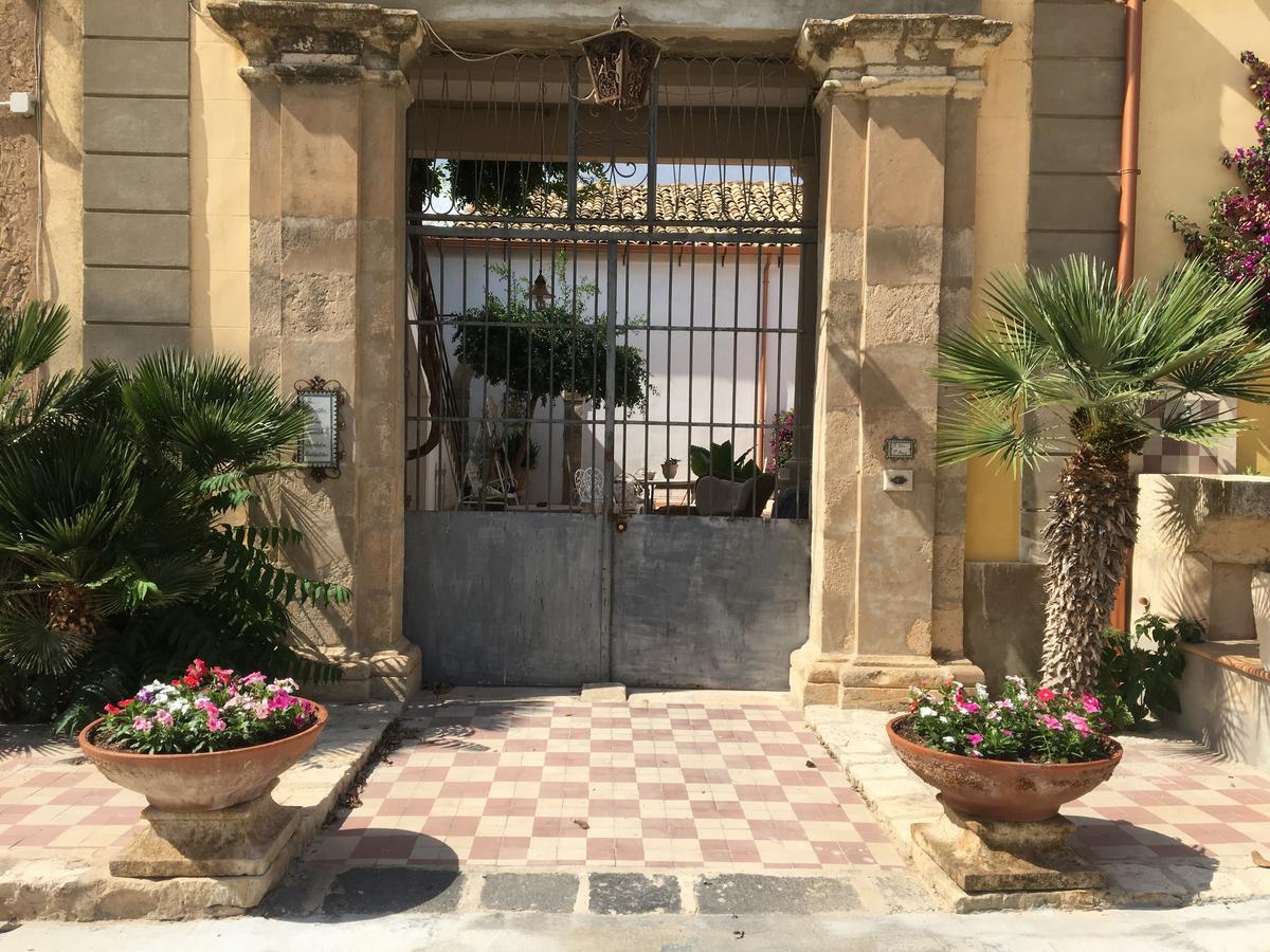 Bed and Breakfast Casale Rocca Fiorita Acate Exterior foto